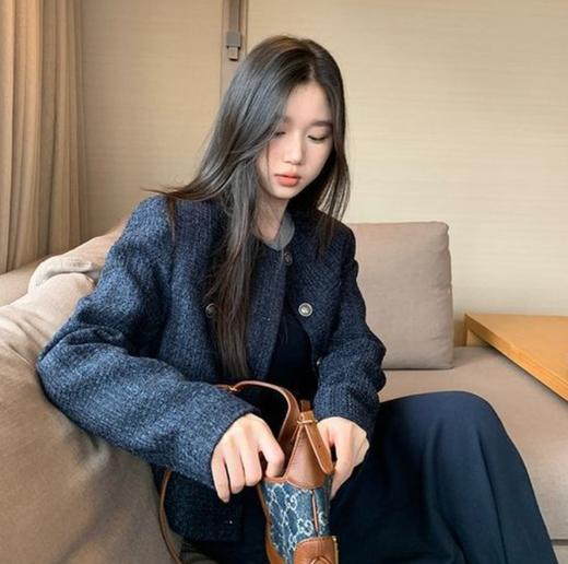 藏蓝色小香风外套，不张扬的高级感，版型利落显瘦，面料软糯挺括 商品图1