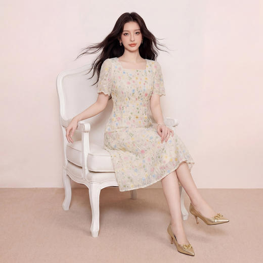 奢姿2026大码女装刺绣蕾丝连衣裙胖妹妹夏季方领遮肉温柔风A字裙9962860008 商品图2