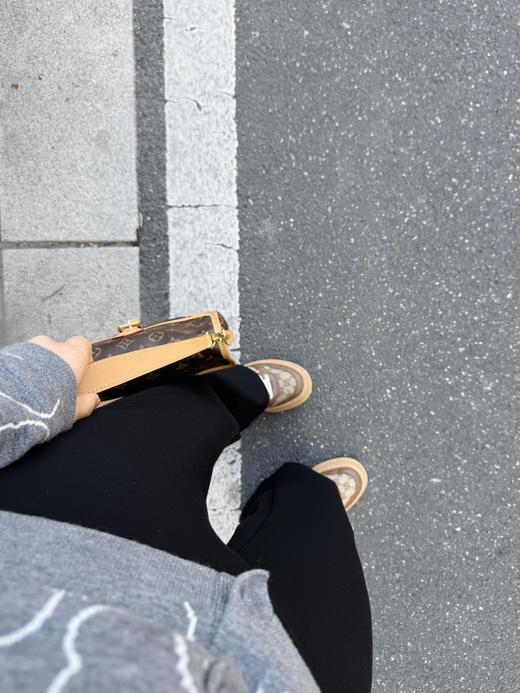 26春夏--薄空气垂棉显瘦 | 微喇裤小黑裤【包邮+三天无理由退换】 商品图1