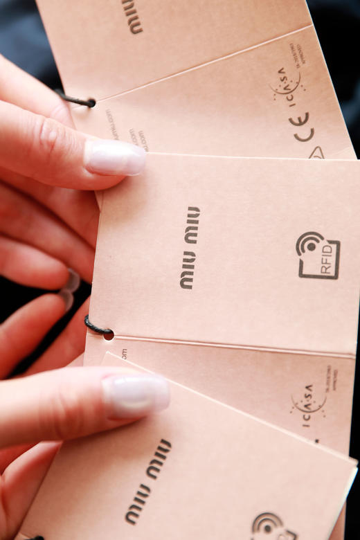 很仙很仙的长袖tee，胸口小标刺绣。靛蓝圆领长袖复古上衣E031160 商品图2