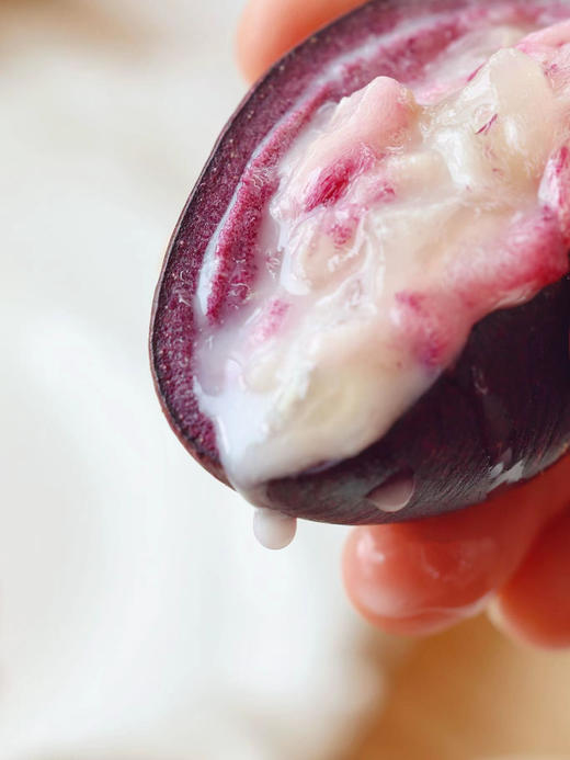 紫金牛奶果 原产加勒比海，中科院培育10年才在三亚结果。果子紫黑，切开果汁似奶油，奶香悠悠。口感像牛奶果冻，清甜不腻、汁水满满。 商品图8