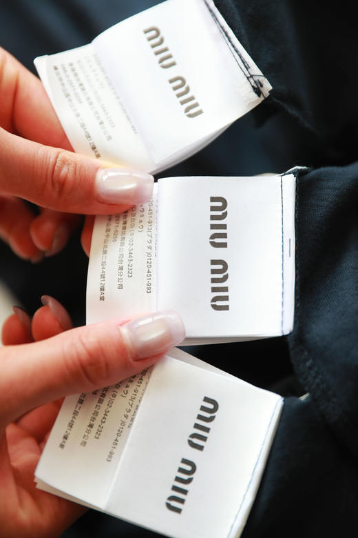 很仙很仙的长袖tee，胸口小标刺绣。靛蓝圆领长袖复古上衣E031160 商品图3