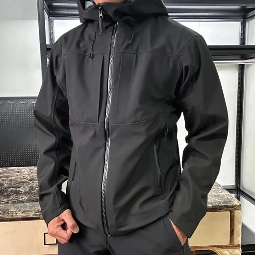 Gam*a全压胶无缝工艺 高弹锦纶软壳防风透气防水 耐磨 双口袋  可调节帽檐！夹克外套 商品图5
