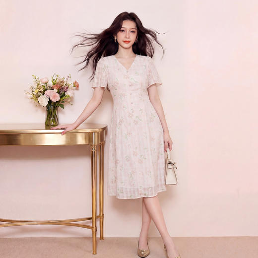 奢姿大码女装2026夏季甜美碎花减龄连衣裙胖妹妹V领温柔风裙子9962860049 商品图4