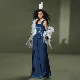 【林栖设计小店】植物染色|手工植物蓝盘绳绣花收腰显瘦2026夏新款连衣裙1962050