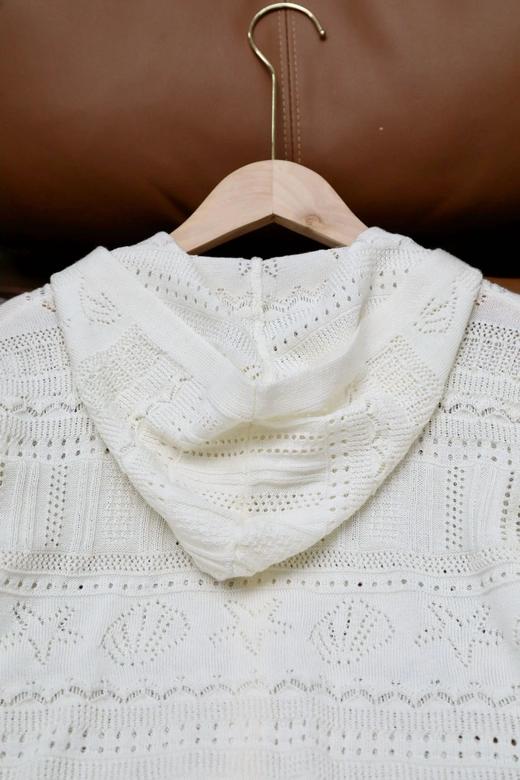 【镂空连帽针织开衫】桑蚕丝绵羊毛混纺面料，细腻软滑不扎肤露肤度恰到好处！透气还不丢造型感WD 商品图11