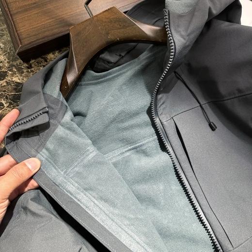 Gam*a全压胶无缝工艺 高弹锦纶软壳防风透气防水 耐磨 双口袋  可调节帽檐！夹克外套 商品图8