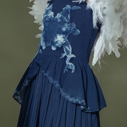 【林栖设计小店】植物染色|手工植物蓝盘绳绣花收腰显瘦2026夏新款连衣裙1962050 商品图2