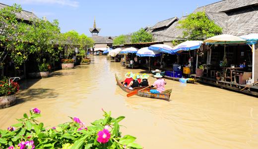 【五一】<泰国曼谷+芭堤雅+沙美岛6天-深圳直飞>大皇宫、四方水上市场、爽泰度假庄园游船+骑大象+坐马车+泼水活动、泰式古法按摩、真理寺、郑王庙(泰服体验)、实弹射击、JODD FAIRS网红火车夜市 商品图1