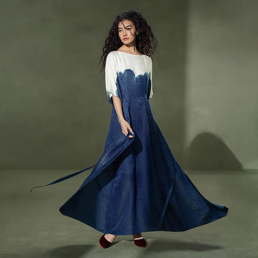 【林栖设计小店】植物染色|手工植物蓝金线提花宽松百搭2026夏新款连衣裙1962052 商品图1