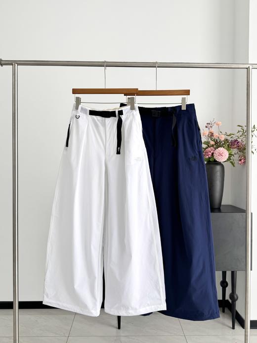 点此购买 北面春秋季女士防风防泼水脚口可收可松休闲长裤 bk 341872 商品图0