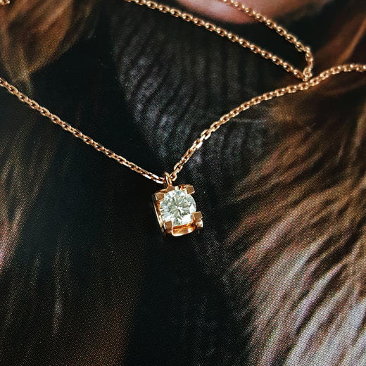 周大福AU750玫瑰金时尚简约0.153克拉钻石吊坠项链46CM（长度可调节）120226TJ56 商品图5