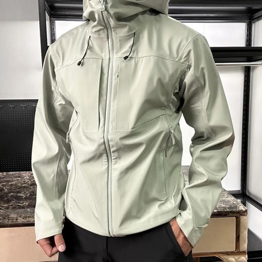 Gam*a全压胶无缝工艺 高弹锦纶软壳防风透气防水 耐磨 双口袋  可调节帽檐！夹克外套 商品图1