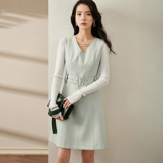 剩S/M/L/XL 芳外新款V领背心裙新款V领高腰收腰款无袖背心连衣裙8T21CL1936 商品图3