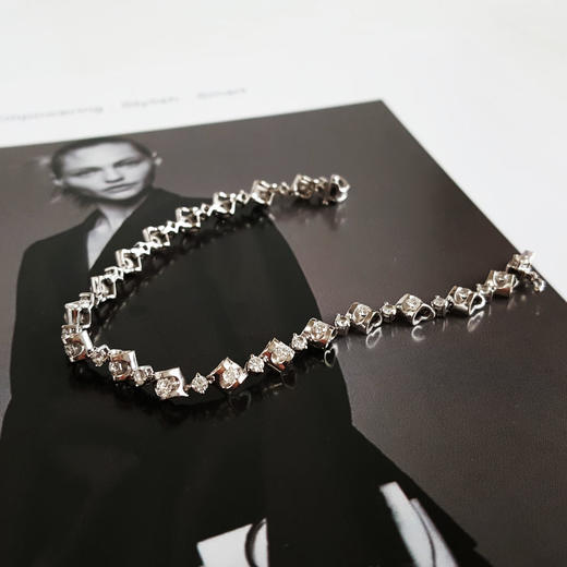 六福珠宝AU750白金时尚简约1.755克拉群镶钻石手链17CM（皆取最大值）280226HSD45 商品图4