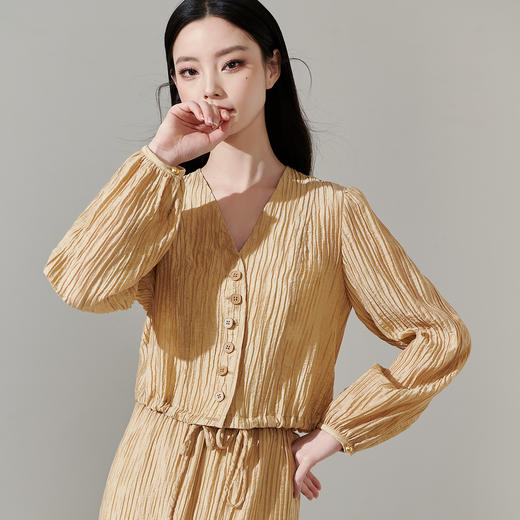剩XL 芳外新款法式小众肌理感通勤衬衫复古洋气百搭上衣女8T24AC0042 商品图3