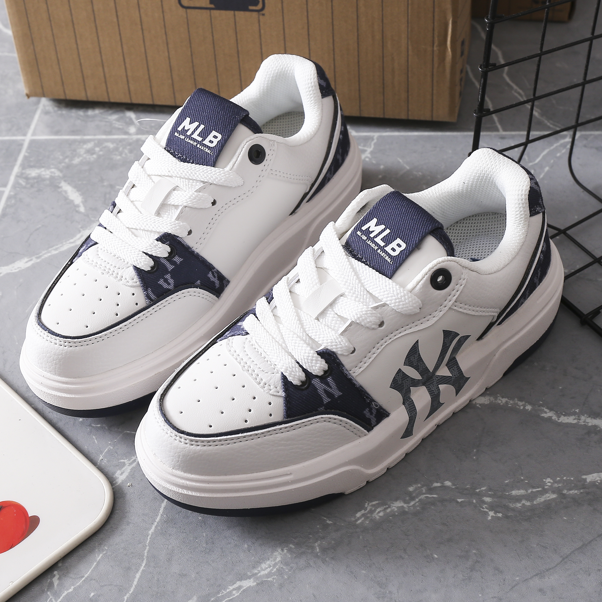26新款MLB复古老花增高学长鞋SXM05男女同款 经典低帮鞋型适配多种场景