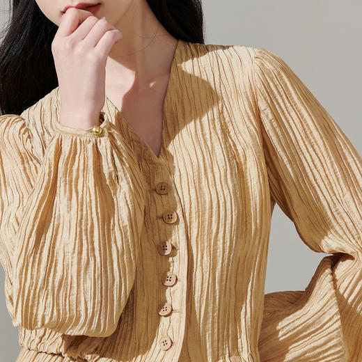 剩XL 芳外新款法式小众肌理感通勤衬衫复古洋气百搭上衣女8T24AC0042 商品图4