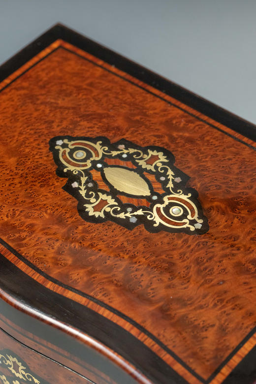 独角鹿西洋古董1850-1870年代法国拿破仑三世时期出品母贝金属贴片修饰精雕实木多层雪茄盒 商品图8