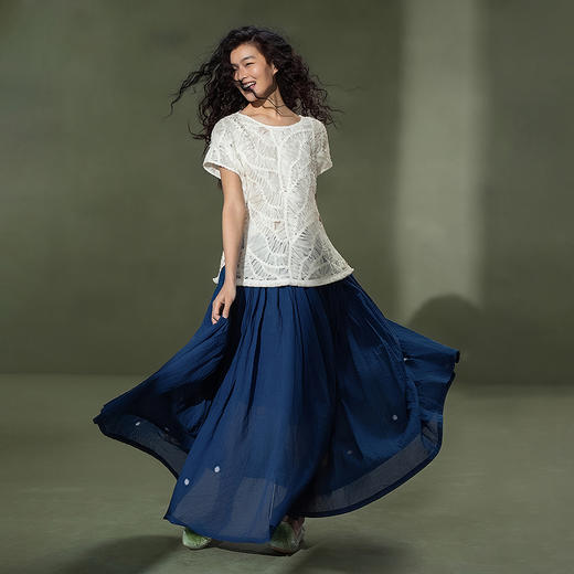 【林栖设计小店】手工摇花|瓷白刺绣蕾丝优雅百搭2026夏新款衬衣两件套1962012 商品图4