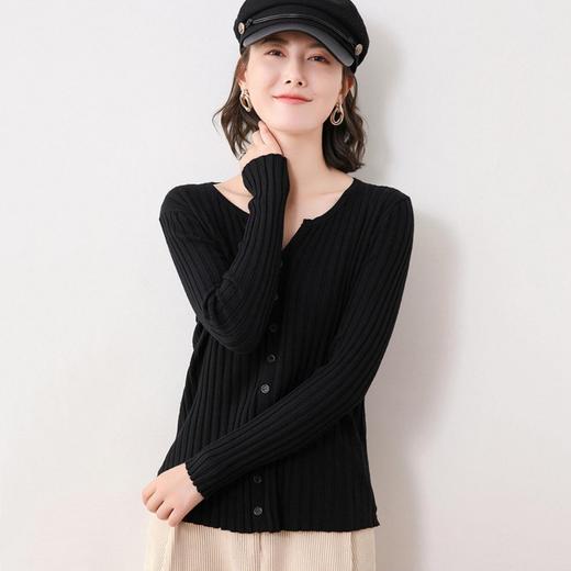 属于春日的柔软邂逅「春日初见云朵衫」法式慵懒 小v领开衫 软糯顺滑 轻盈透气不闷汗 商品图8