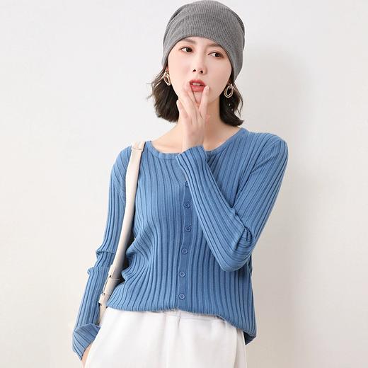 属于春日的柔软邂逅「春日初见云朵衫」法式慵懒 小v领开衫 软糯顺滑 轻盈透气不闷汗 商品图5