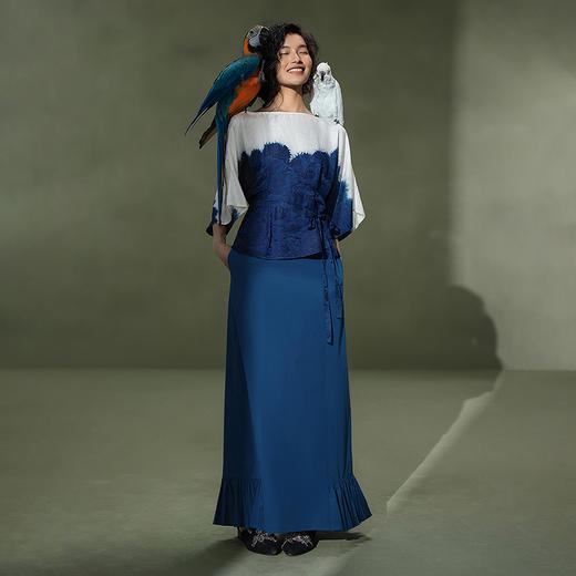 【林栖设计小店】植物染色|手工植物蓝金线提花配腰带2026夏新款真丝衫1962024 商品图4