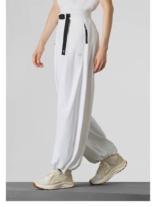 点此购买 北面春秋季女士防风防泼水脚口可收可松休闲长裤 bk 341872 商品图7