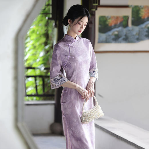 紫色国风新中式中袖旗袍，改良年轻款复古修身收腰春旗袍SC22022 商品图4