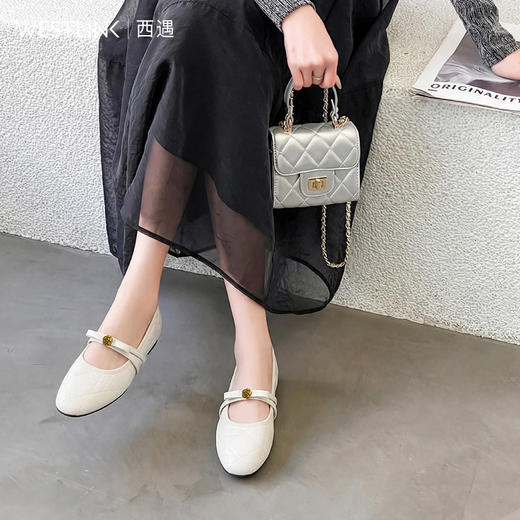 西遇内增高玛丽珍鞋女2026春季新款菱格单鞋山茶花一字带小皮鞋V0166278 商品图3