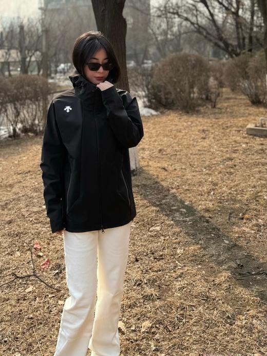 点此购买 迪桑特春秋季男女款户外硬壳全压胶连帽冲锋衣 kk 341967 商品图8