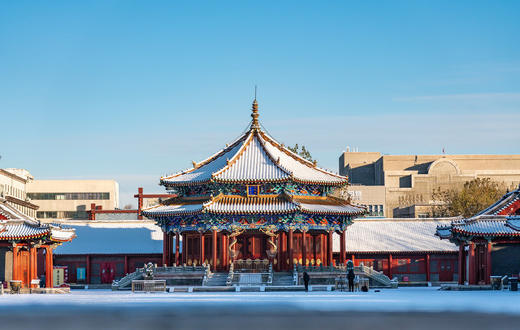 【五一 赏花】<辽宁大连+丹东+沈阳双飞6天纯玩团>龙王塘樱花园、长白岛樱花园、星海广场、威斯水城、丹东河口桃花园、河口断桥、中朝边境国门、船游鸭绿江、沈阳张氏帅府、故宫 商品图2