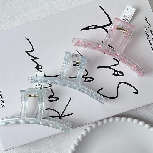 15.9元/2件果冻一字抓抓夹-纪念日百货门店同款169494940 商品图1