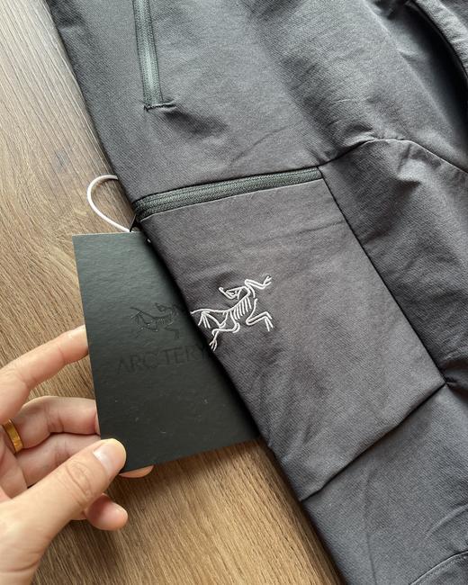 点此购买 始祖鸟ARC春秋季男士耐磨防风防泼户外登山徒步软壳裤 xj 341920 商品图14