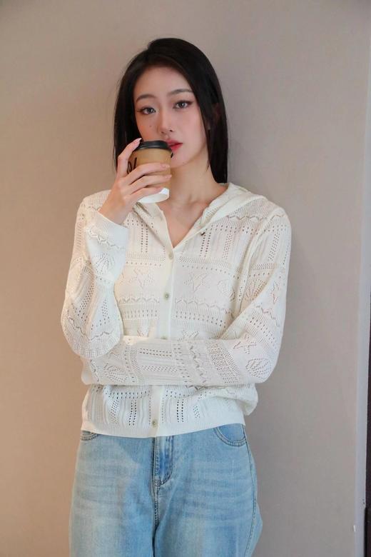 【镂空连帽针织开衫】桑蚕丝绵羊毛混纺面料，细腻软滑不扎肤露肤度恰到好处！透气还不丢造型感WD 商品图0