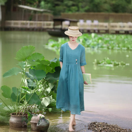 高支苎麻双层风琴褶V领，显瘦清凉连衣裙宽松长裙HS-22868-4 商品图0