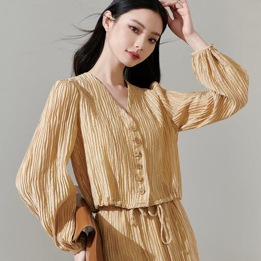 剩XL 芳外新款法式小众肌理感通勤衬衫复古洋气百搭上衣女8T24AC0042 商品图5