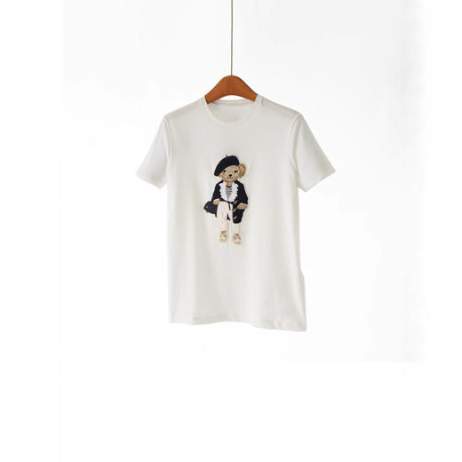 「高货yn」全新升级【铂金会员174/天猫229/差价55】(03024)洛诗琳气质立体刺绣T恤2026春夏新款正肩小熊图案短袖上衣 商品图0