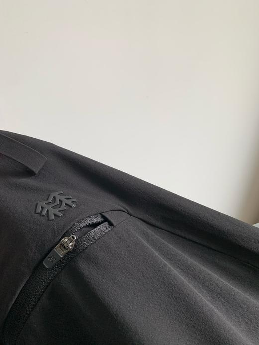 点此购买 可隆春秋季男士防泼水都市户外软壳全压胶商务长裤 bk 341894 商品图11