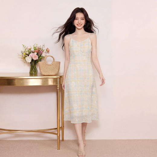 奢姿大码女装2026夏季胖妹妹时尚格纹刺绣吊带连衣裙气质减龄长裙9962836007B 商品图4