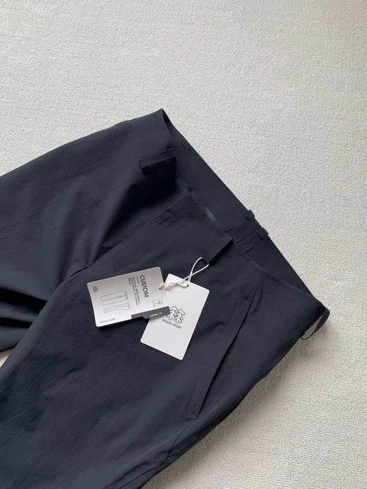 点此购买 可隆春秋季男士防泼水都市户外软壳全压胶商务长裤 bk 341894 商品图6