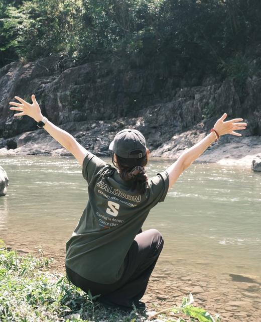 一店d 𝐒𝐚𝐥𝐨𝐦𝐨𝐧 scope graphic系列情侣短tee！！它家的宝藏短袖系列 和以往的纯棉tee不一样 这款纱线具备更好的透气性和速干性 商品图0