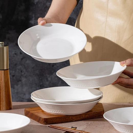 【孟垣摩登浮雕餐具8件套】FDA认证 京东在售99元 釉下彩工艺，无铅无镉，出口品质，高环保标准，不含有毒物质WD 商品图2