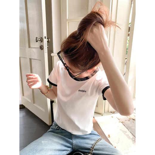 <曾小咸推荐>3.13现货秒杀 ！微信超特价！韩系撞色字母刺绣短款t恤 日常109.99 立减50 秒杀59.99！！ 商品图2