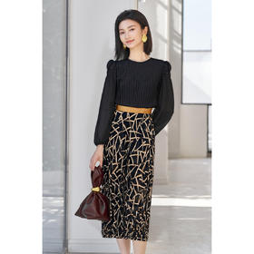 剩S/M/L/XL 黑色捏褶衬衫+高腰印花半身裙两件套4597