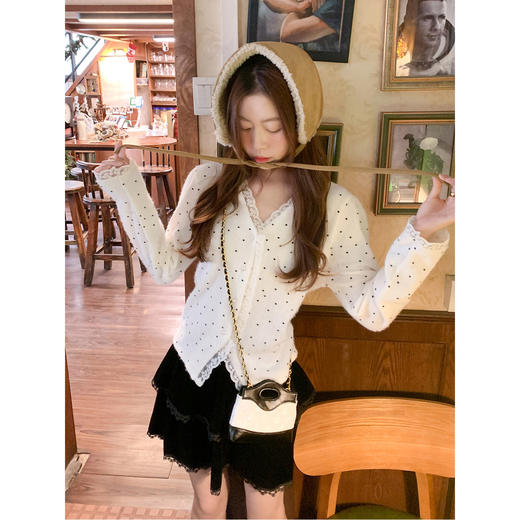 <曾小咸推荐>3.13现货秒杀 ！微信超特价！韩系蕾丝边波点v领针织衫 日常159.99 立减80 秒杀79.99！！蕾丝边蛋糕裙  秒杀69.99！ 商品图1