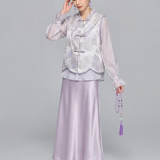 「自」全新升级【铂金会员284/天猫379/差价95】(13521)洛诗琳新中式盘扣马甲2026春夏新款时髦立领国风外套女 商品图2