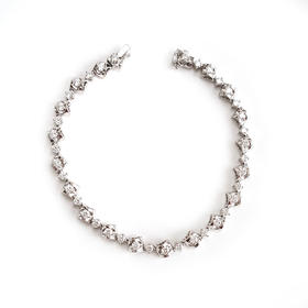 六福珠宝AU750白金时尚简约1.755克拉群镶钻石手链17CM（皆取最大值）280226HSD45