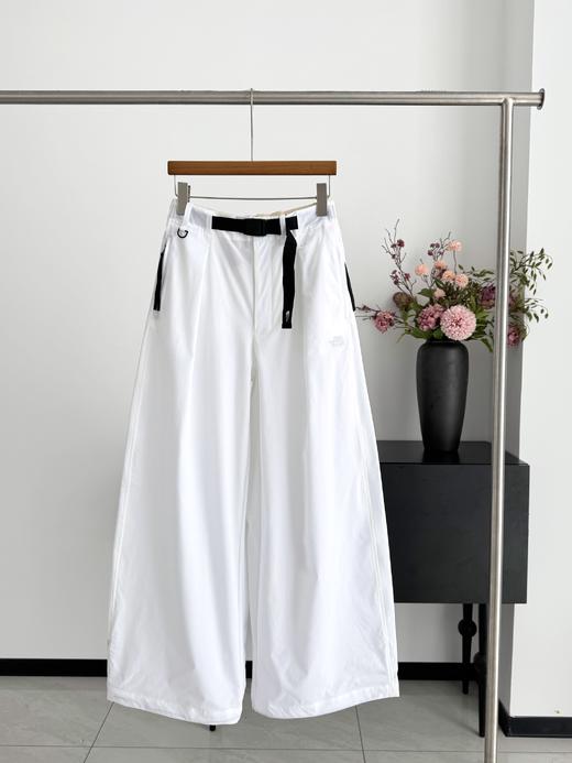 点此购买 北面春秋季女士防风防泼水脚口可收可松休闲长裤 bk 341872 商品图2