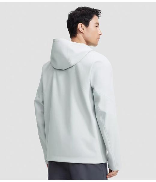 点此购买 迪桑特TRAINIBG综训运动加绒男士梭织压胶外套 bk 341887 商品图6